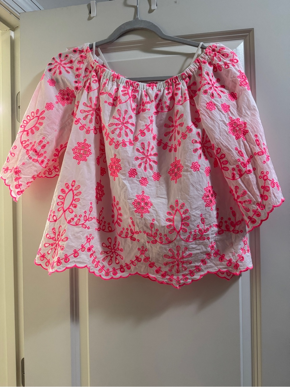 Lilly Pulitzer White Off-Shoulder Top with Neon Pink Embroidery small EUC